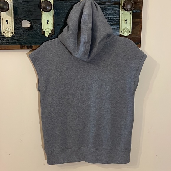 Roots Sleeveless Grey Hooded Sweatshirt Size Small - Picture 11 of 16